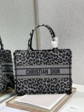 Dior Book Tote bag in embroidered canvas EY211006