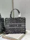 Dior Book Tote bag in embroidered canvas EY211006