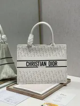 Dior Book Tote bag in embroidered leathor EY211008