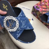 Louis Vuitton women sandal shoes HG21102316