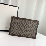 Guccii Bee print GG Supreme pouch EY21102608