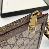 Guccii Bee print GG Supreme pouch EY21102608