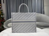 Dior Book Tote bag in embroidered leatho EY21110201