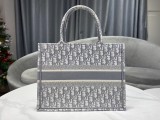 Dior Book Tote bag in embroidered leatho EY21110202