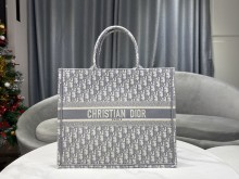 Dior Book Tote bag in embroidered leatho EY21110201