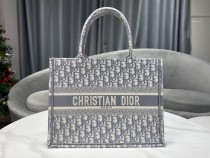 Dior Book Tote bag in embroidered leatho EY21110202
