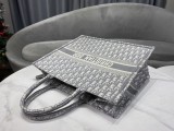 Dior Book Tote bag in embroidered leatho EY21110201