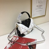 Valentino original Medium Garavani Rockstud Spike YG21110901