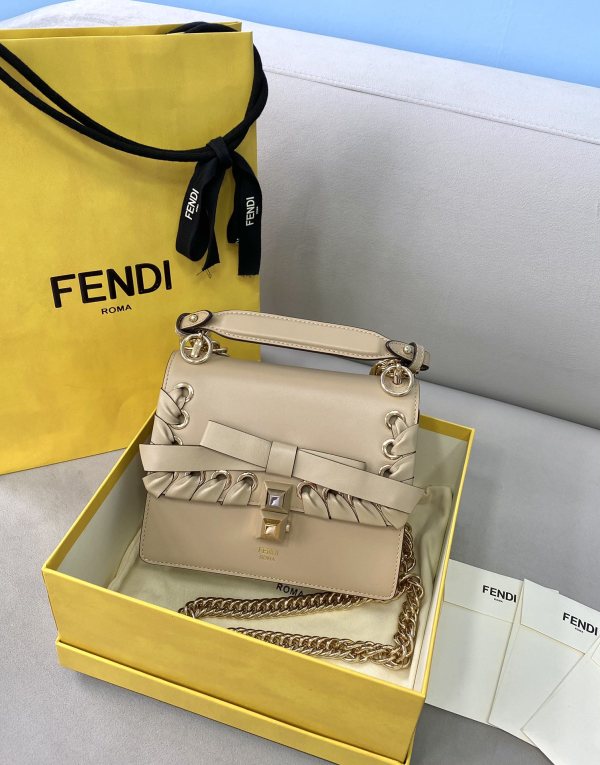 Fendi original leathor shoulder bag HL21110905