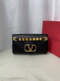 Valentino Origina Calfskin Medium Garavani Supervee YG22021504