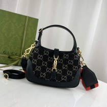 Gucci oringinal women shoulde bag 678843 EYZ22040907