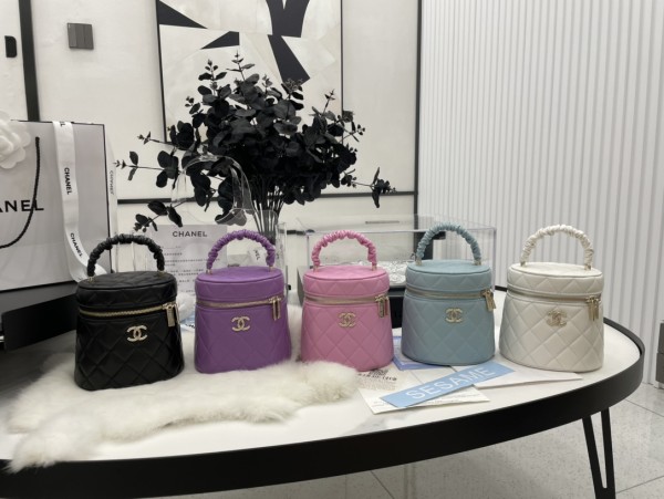 Chanel Original mini shoulder bag DJ22050503