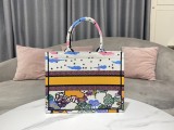 Dior Book Tote bag in embroidered leatho canvas EY22062205