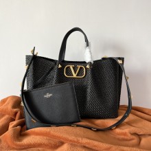 Valentino Original Garavani Vring shoulder bag YG22082803