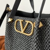 Valentino Original Garavani Vring shoulder bag YG22082803