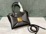 Valentino original Medium Garavani Rockstud Spike YG22082804