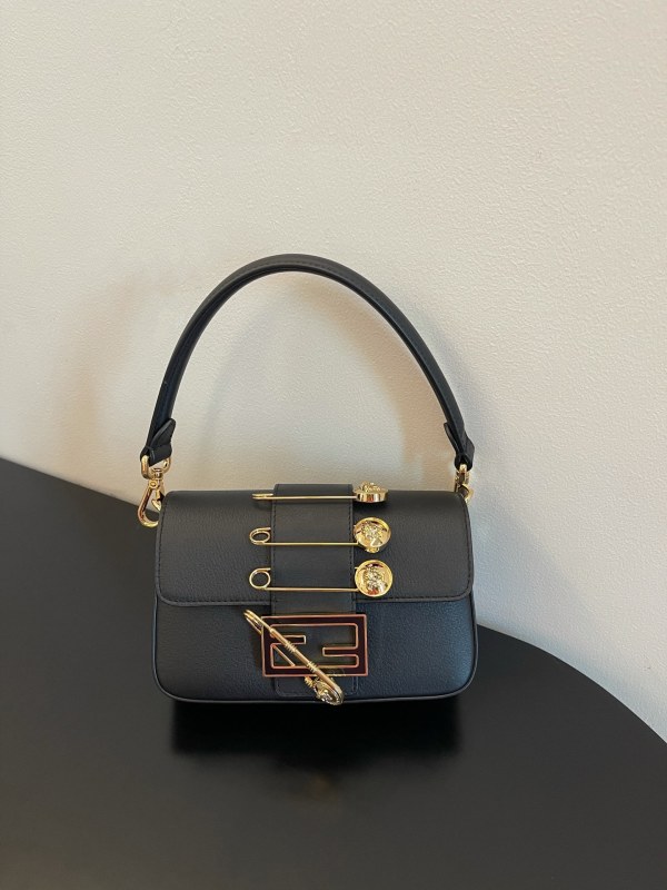 Fendi original vintage F shoulder OL22101402