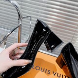 Louis Vuitton women high heel 5.5cm shoes HG22122902