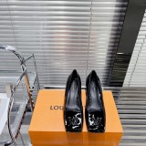 Louis Vuitton women high heel 5.5cm shoes HG22122902