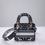 Dior Original Lady D-lite with embroidery DMZ23022208