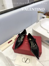 Valentino women flat shoes HG23042109