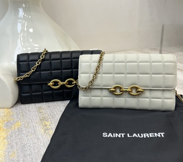 Saint Laurent Original Cassandra Small in Grain shoulder bag FT23070803