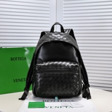 Bottegaa Venetaa Original Garavani Rockstud Spike Backpack YG23071201