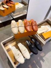 Louis Vuitton women flat shoes HG23110903