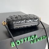 Bottega Veneta Original Knot Cltuch bag XMYJ312035