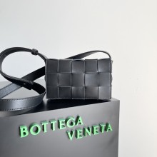 Bottega Veneta Original Mini Cassette shoulder bag XMYJ312032