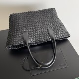 Bottega Veneta Original Medium CABAT tote bag XMYJ312037