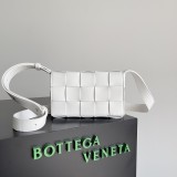 Bottega Veneta Original Mini Cassette shoulder bag XMYJ312032