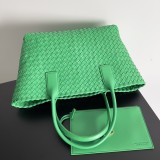 Bottega Veneta Original Medium CABAT tote bag XMYJ312037