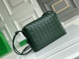 Bottega Veneta Original Medium Loop Carmen shoulder bag XMYJ312045