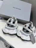 B*alenciaga Unisex Sneakers 23120845