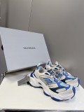 B*alenciaga Unisex Sneakers 23120845