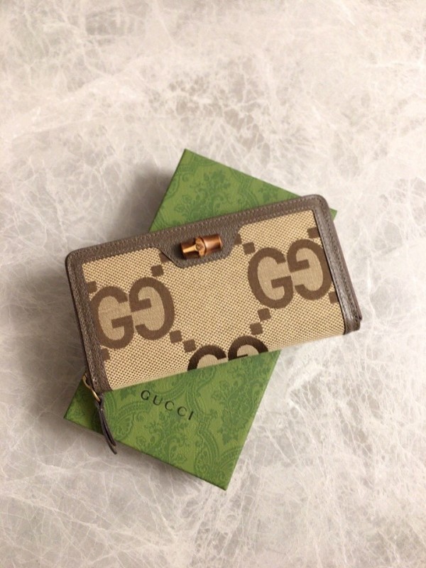 Guccii GG Supreme pouch 658634 GZ24012307