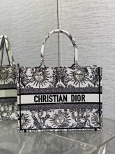 Dior Book Tote bag in embroidered canvas 23031503