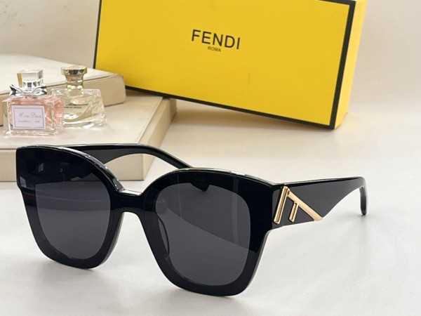 F*ENDI Sunglass shangmei 24040806