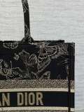 Dior Book Tote bag in embroidered canvas GZ24040816