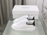 A*lexander McQueen Sneakers WM24051511