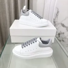 A*lexander McQueen Sneakers WM24051518