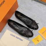 Louis Vuitton women flat shoes HG24060405