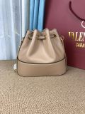 Valentino Original VLOGO SIGNATURE shoulder bag YG24061209