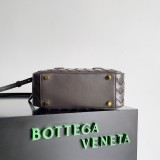 Bottega Veneta Original Get Away handbag YG24061211