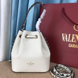 Valentino Original Garavani Rockstud YG24061208