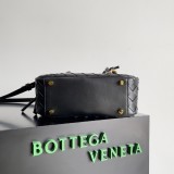 Bottega Veneta Original Get Away handbag YG24061211