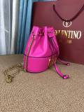 Valentino Original VLOGO SIGNATURE shoulder bag YG24061209