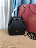 Valentino Original Garavani Rockstud YG24061208