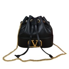 Valentino Original VLOGO SIGNATURE shoulder bag YG24061209